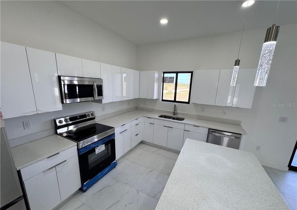 Single Family Residence at 1027 KISMET PKWY W, CAPE CORAL, photo 8 of 33