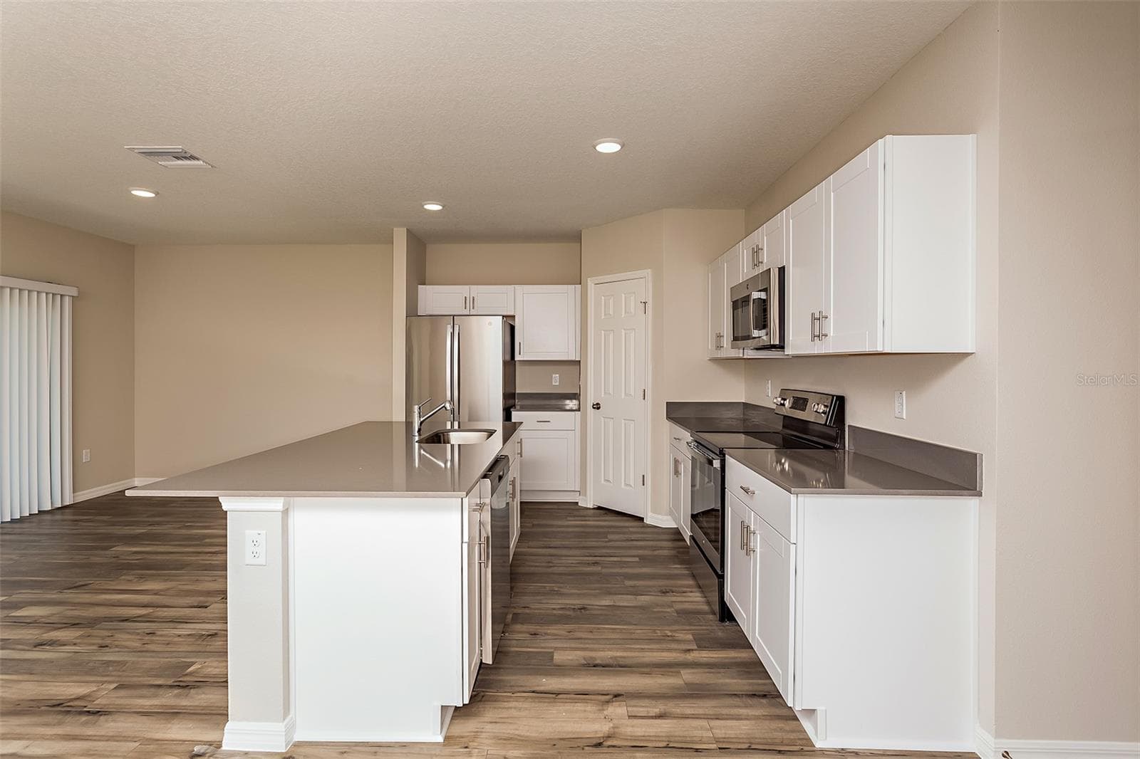 Single Family Residence at 15257 MAUDE LANDING LOOP, WIMAUMA, photo 8 of 21