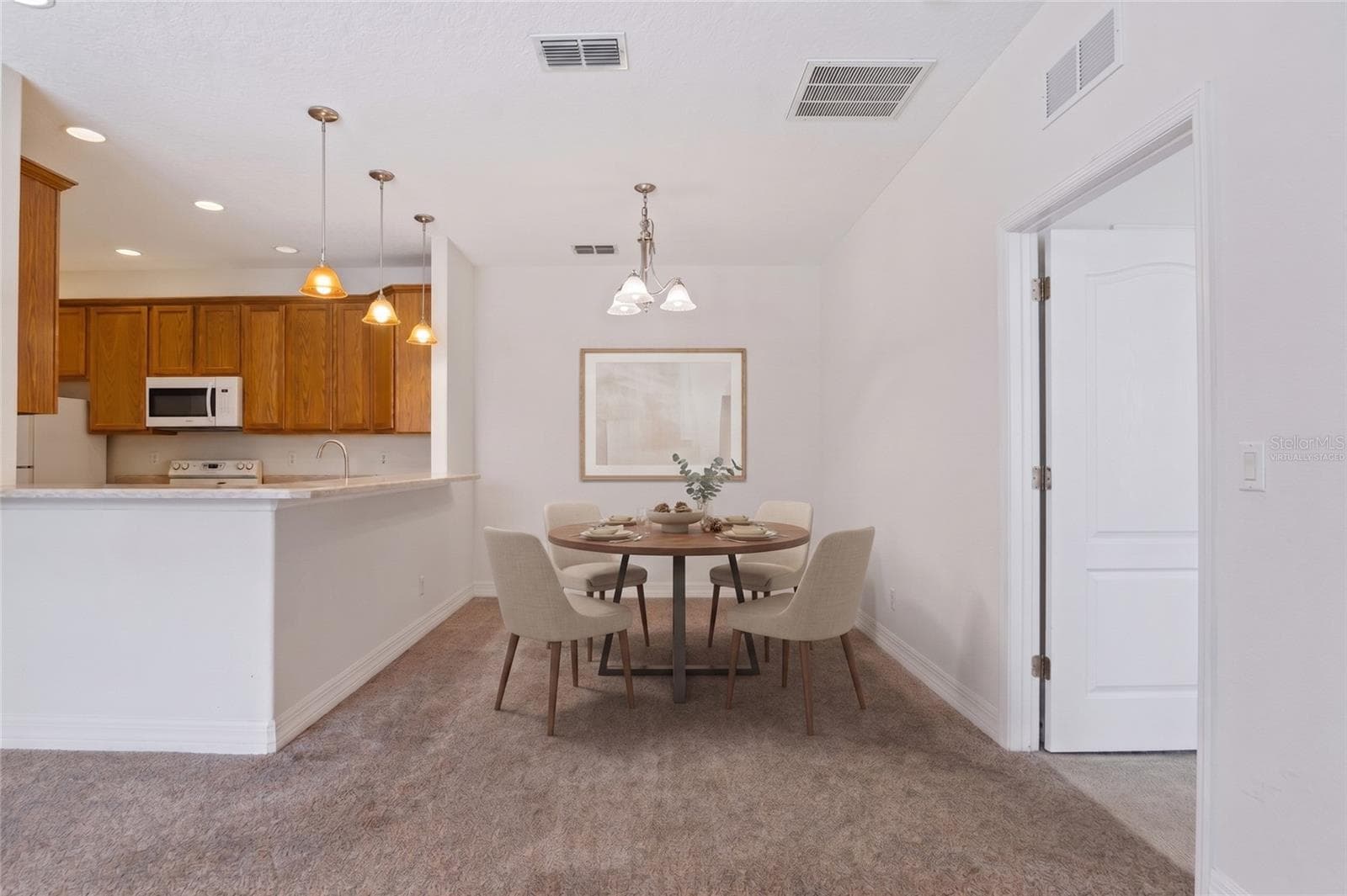 virtually staged - 17313 CHATEAU PINE WAY, CLERMONT