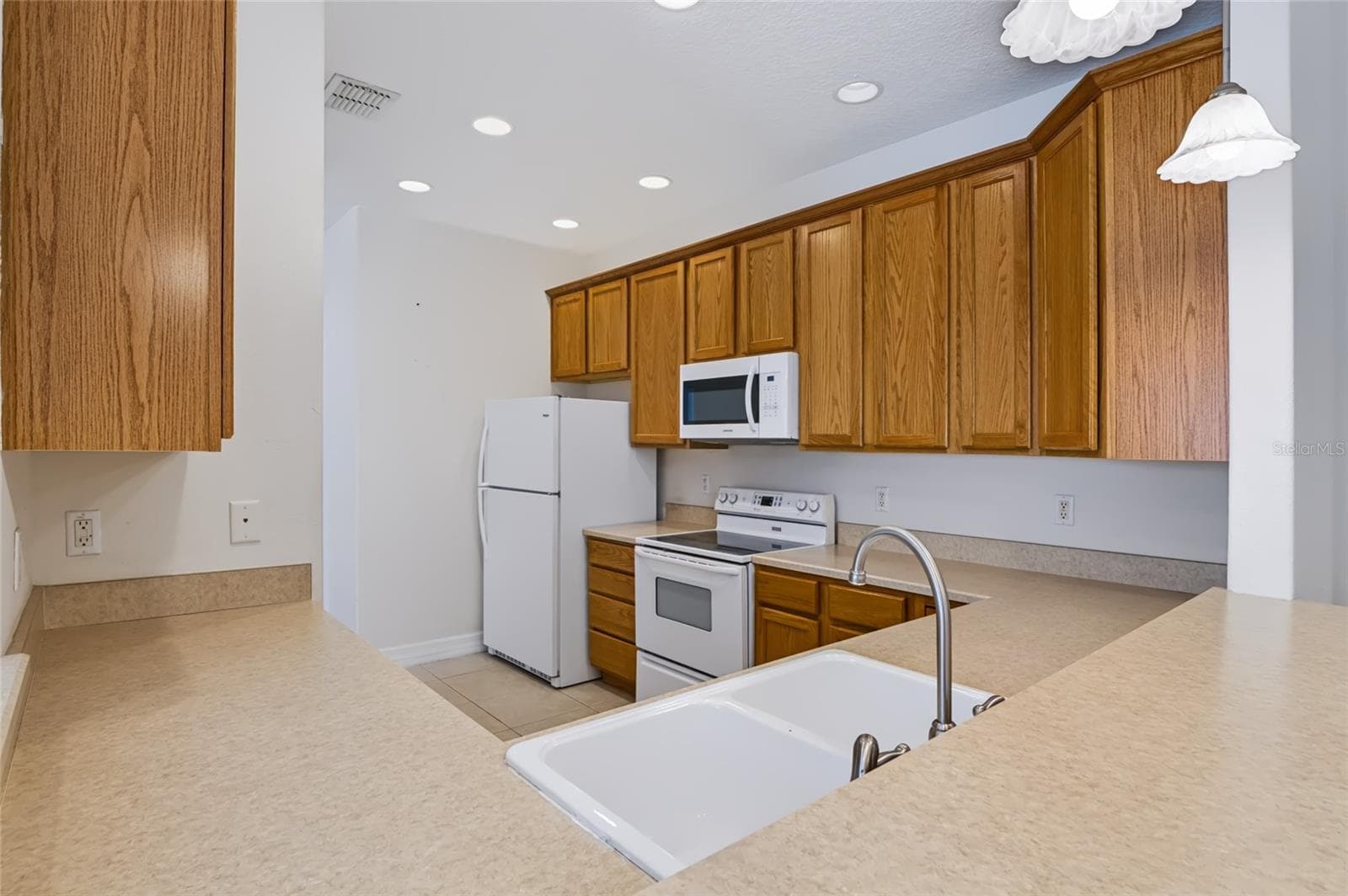 Townhouse at 17313 CHATEAU PINE WAY, CLERMONT, photo 14 of 47