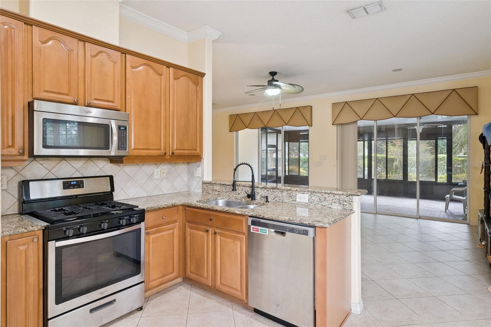 Kitchen - 100 FLAME VINE WAY, GROVELAND