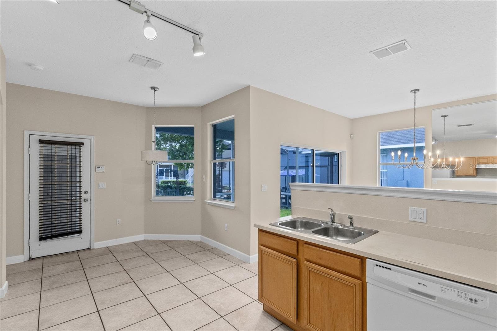 Open plan Kitchen - 3919 PEPPERVINE DR, ORLANDO