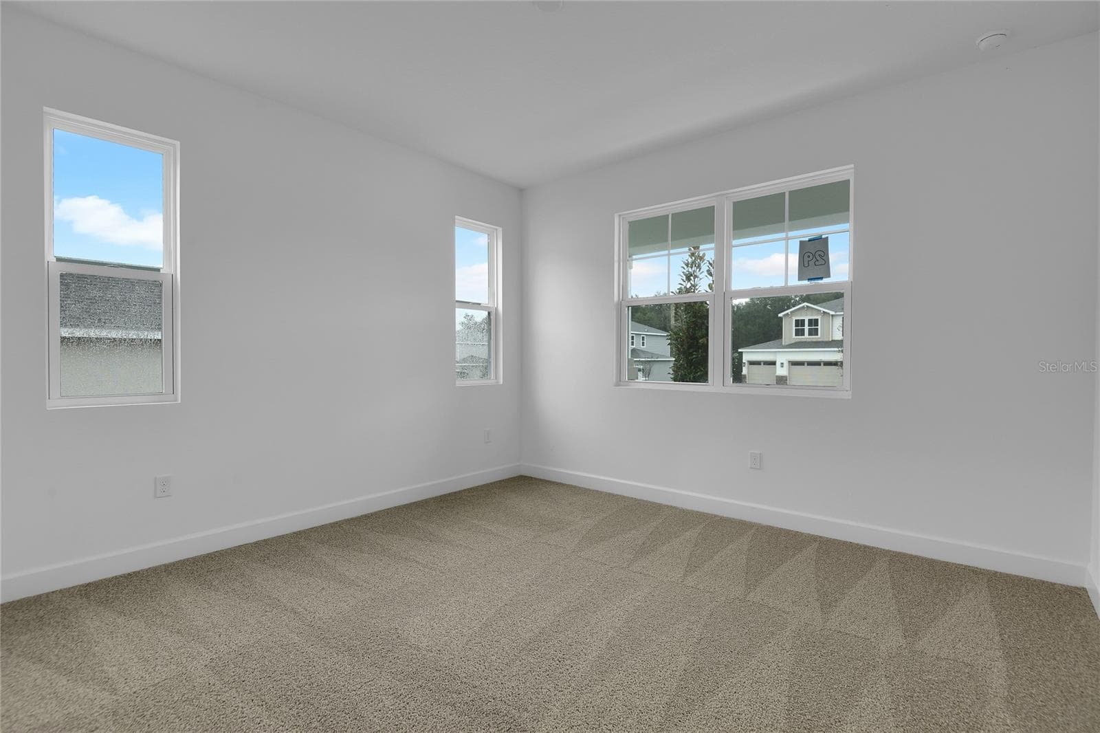 Single Family Residence at 741 WEKIVA RIDGE DR, MOUNT DORA, photo 5 of 18
