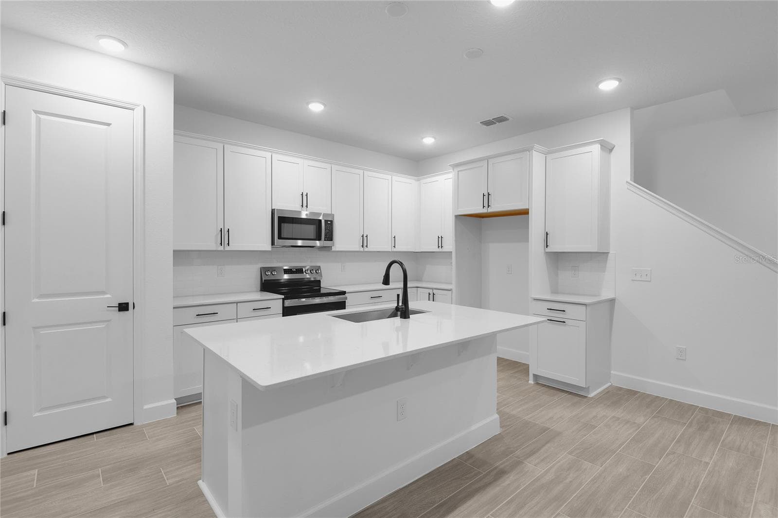 Single Family Residence at 741 WEKIVA RIDGE DR, MOUNT DORA, photo 8 of 18