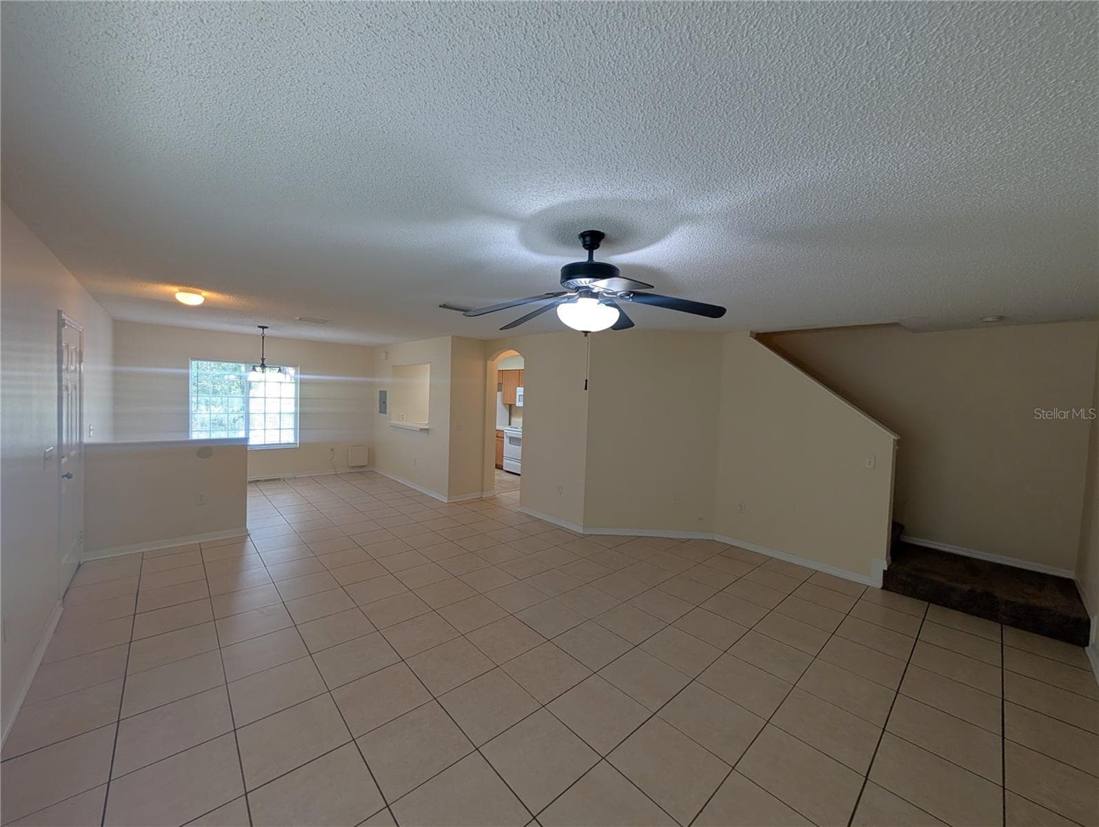 Townhouse at 4053 DOLPHIN DR, TAMPA, photo 3 of 22