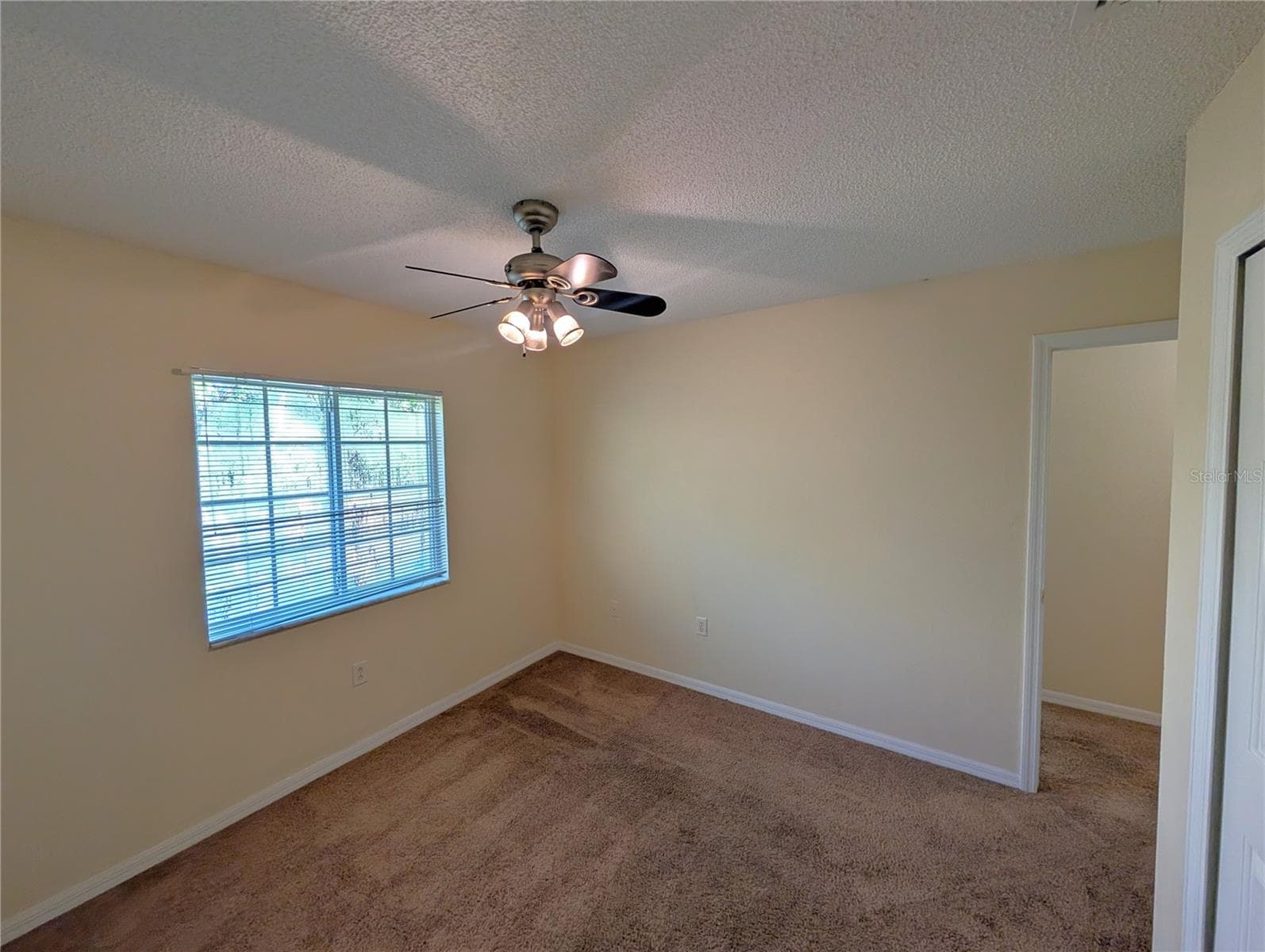 Townhouse at 4053 DOLPHIN DR, TAMPA, photo 12 of 22