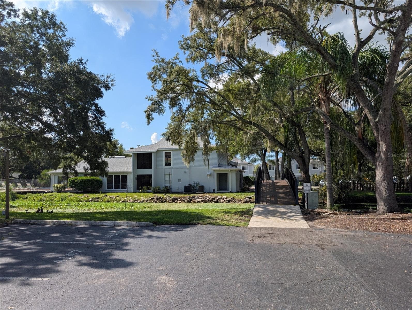 Townhouse at 4053 DOLPHIN DR, TAMPA, photo 15 of 22