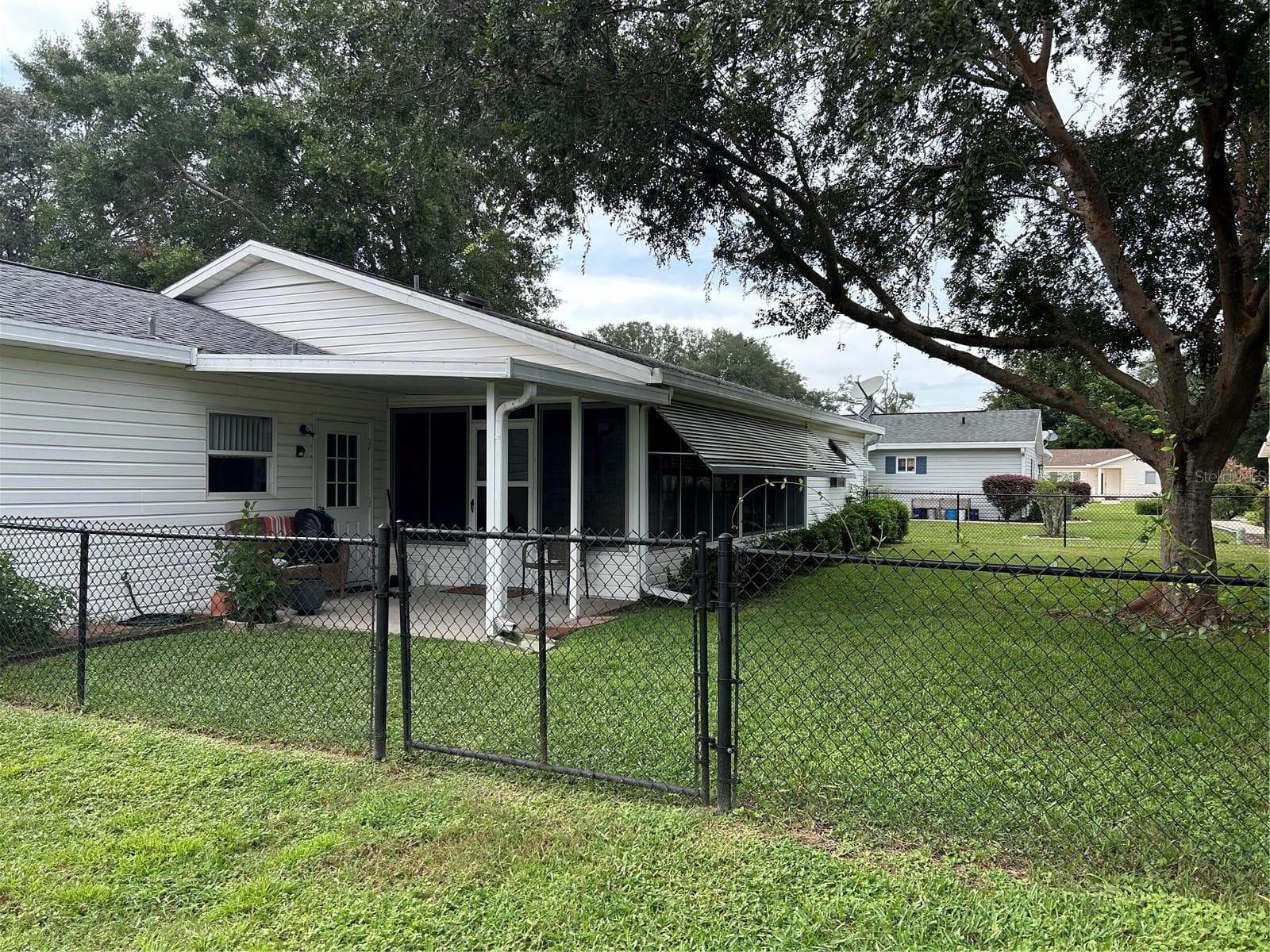 Single Family Residence at 17513 SE 95TH CT, SUMMERFIELD, photo 2 of 15
