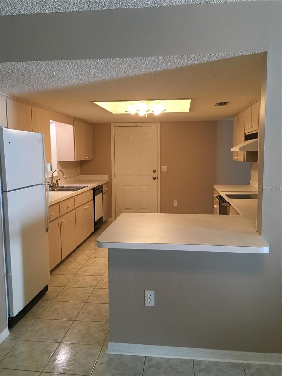 Single Family Residence at 17513 SE 95TH CT, SUMMERFIELD, photo 4 of 15
