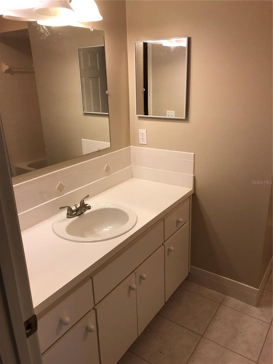 Single Family Residence at 17513 SE 95TH CT, SUMMERFIELD, photo 13 of 15