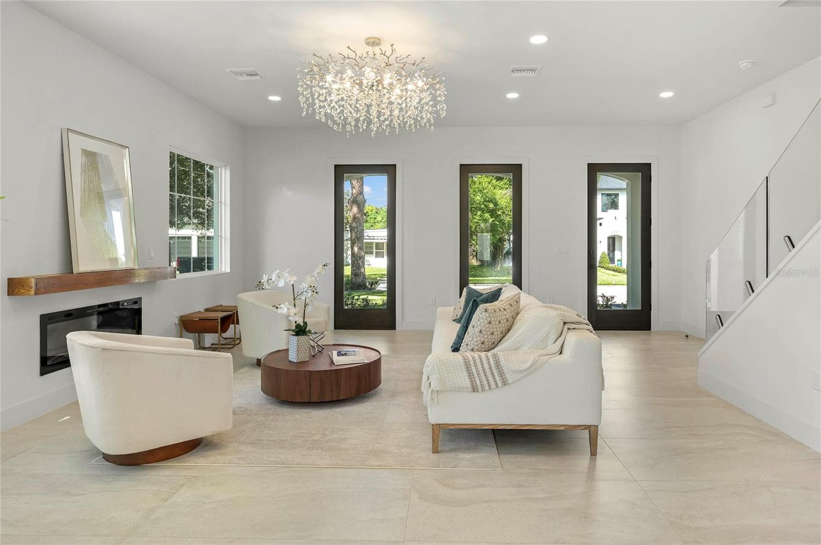 Single Family Residence at 2430 CHANTILLY AVE, WINTER PARK, photo 6 of 64
