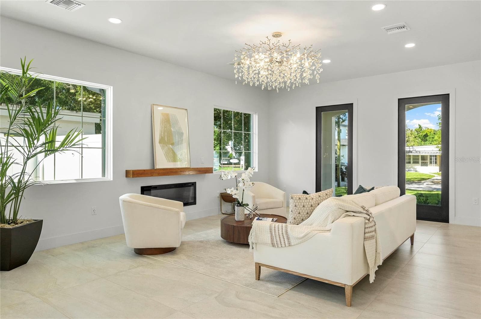 Single Family Residence at 2430 CHANTILLY AVE, WINTER PARK, photo 11 of 64