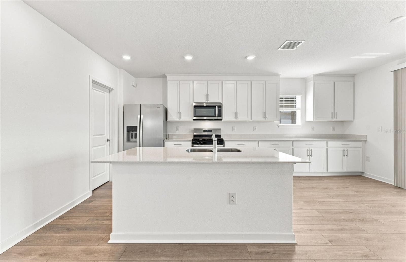 Abundance of Counter Space and Storage - 9029 WILDLIGHT TRL, WILDWOOD