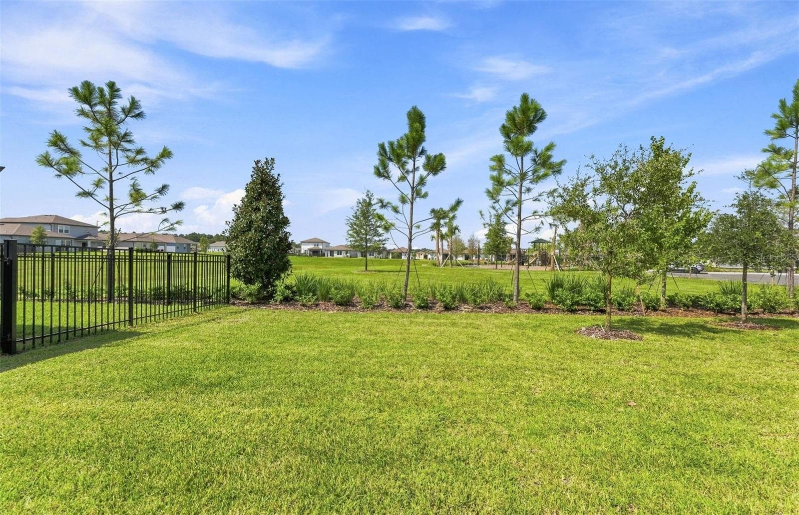 No Rear Neighbor Homesite, Close to Community Amenities - 9029 WILDLIGHT TRL, WILDWOOD