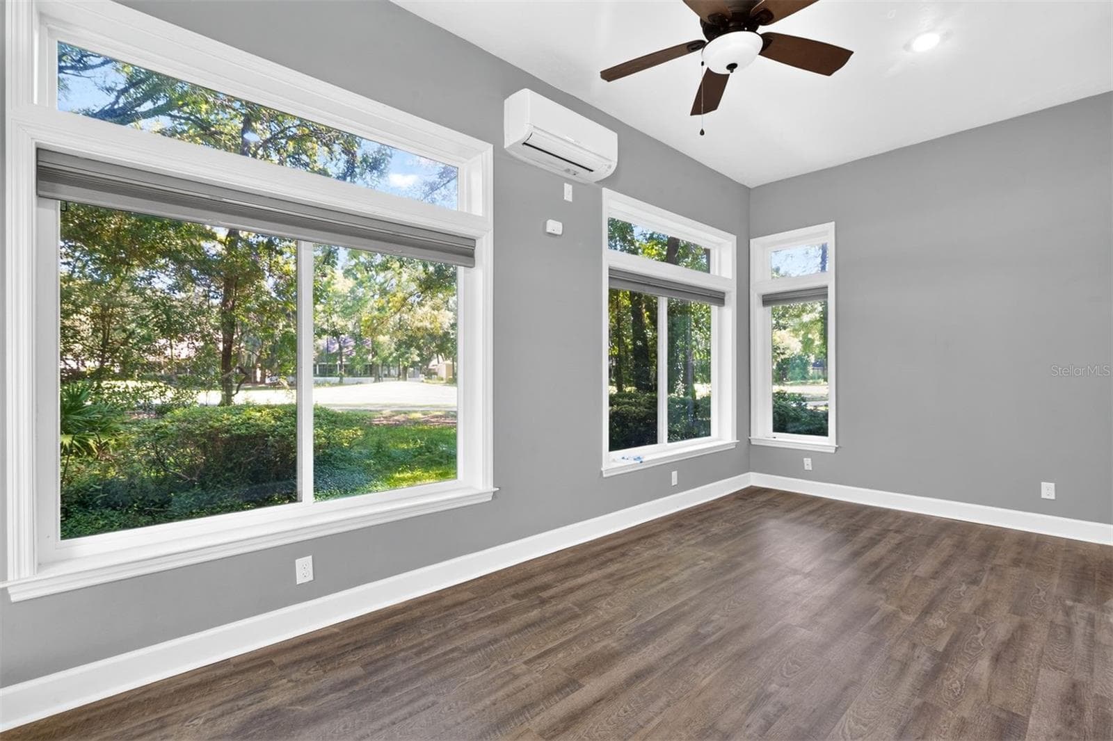 Sun Room overlooking the golf course - 10310 SW 51ST LN, GAINESVILLE