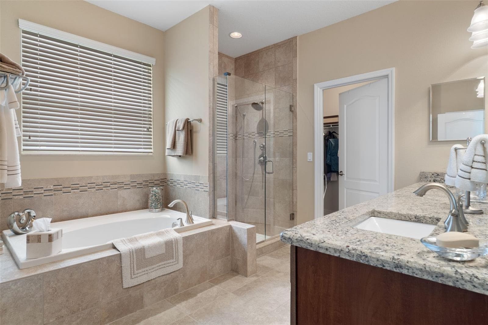 Single Family Residence at 14912 POTTERTON CIR, HUDSON, photo 25 of 58