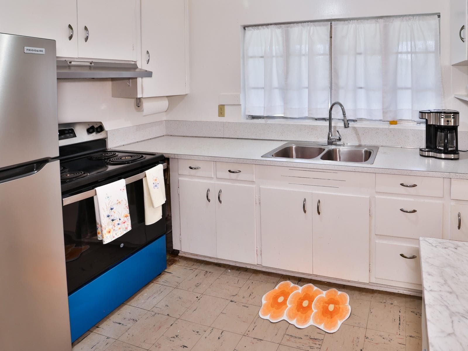 Kitchen. - 1855 E VALENCIA DR, BARTOW