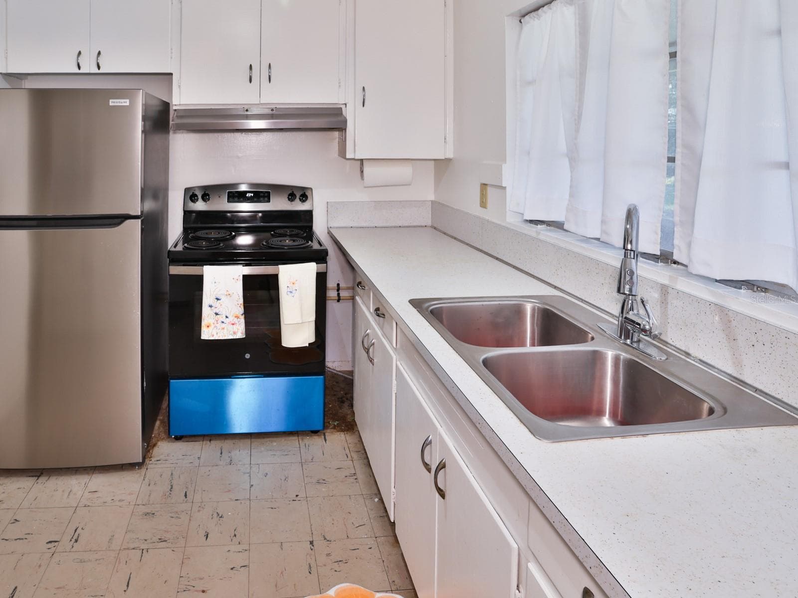 Kitchen. - 1855 E VALENCIA DR, BARTOW