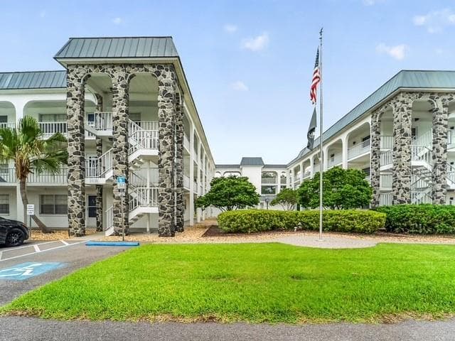 4801 AIRPORT RD #119