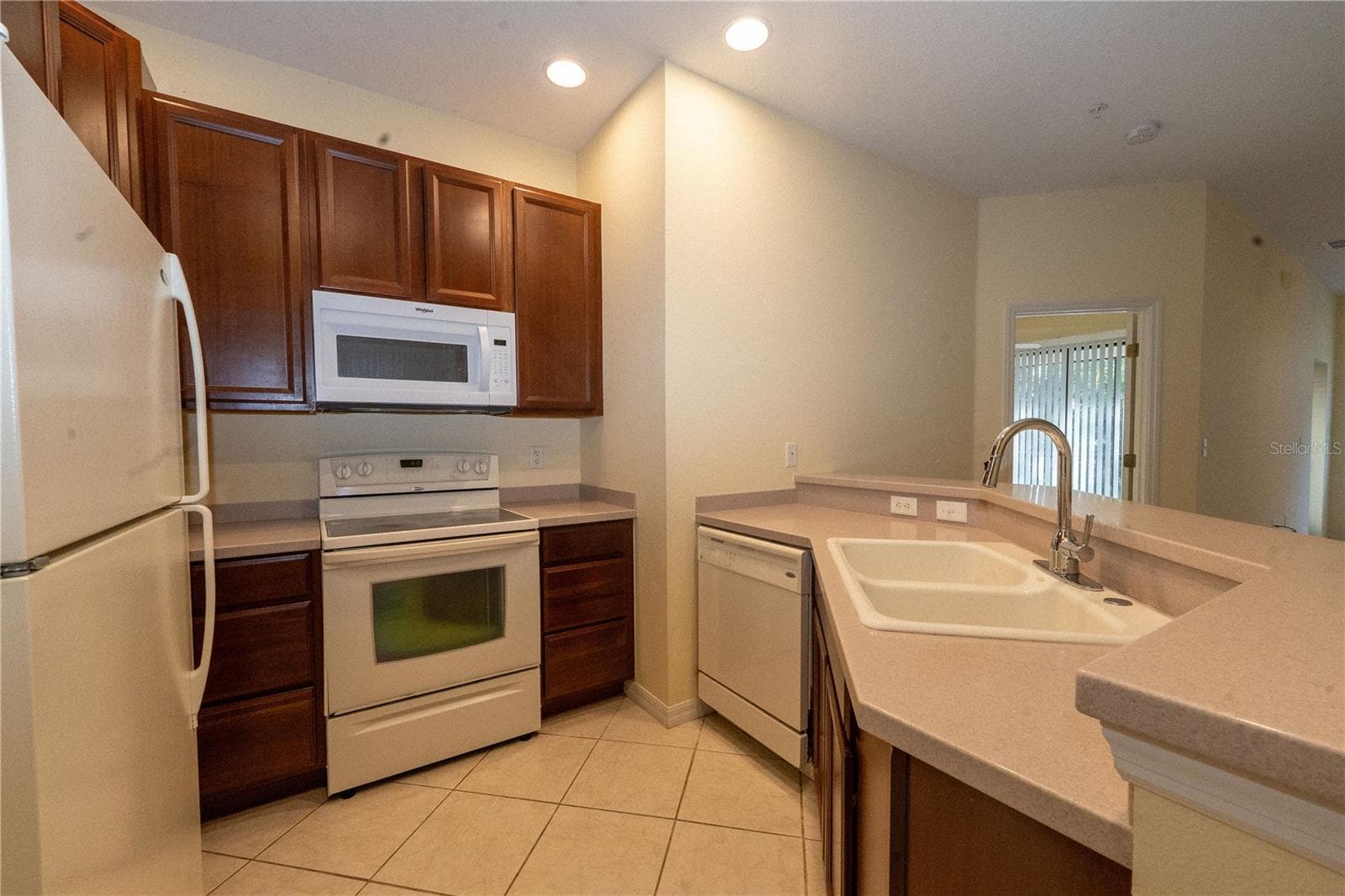Condominium at 4316 VIA PIEDRA CIR #5-204, SARASOTA, photo 7 of 42