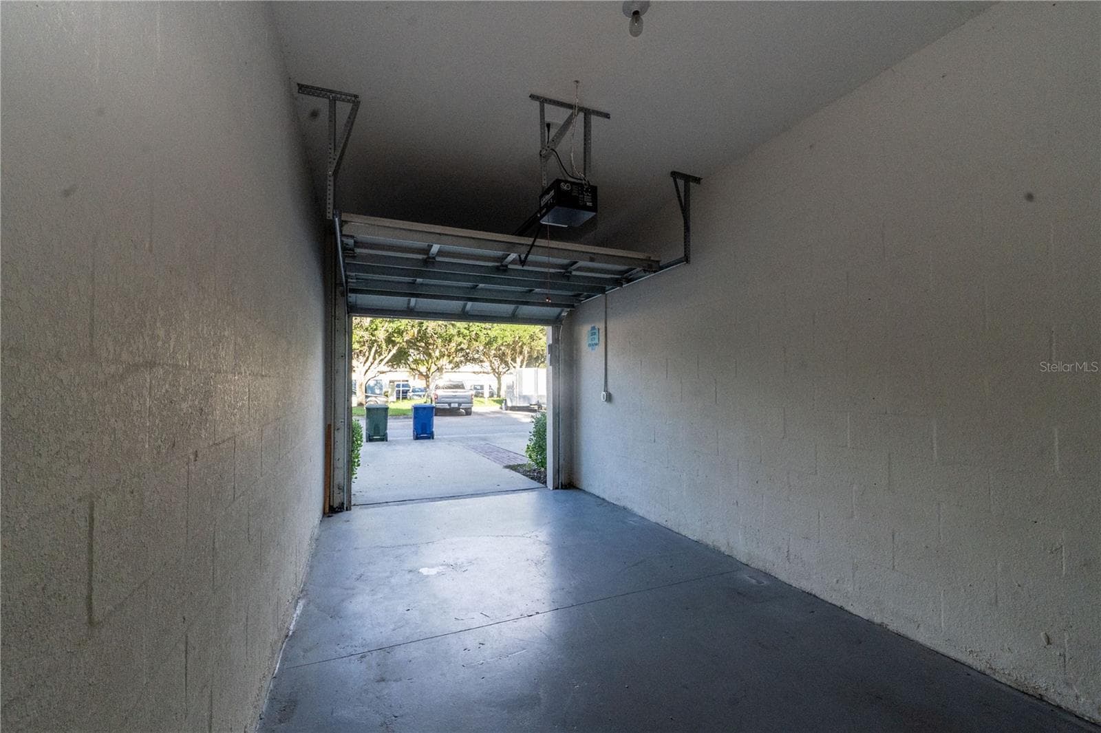 One Car Garage - 4316 VIA PIEDRA CIR #5-204, SARASOTA