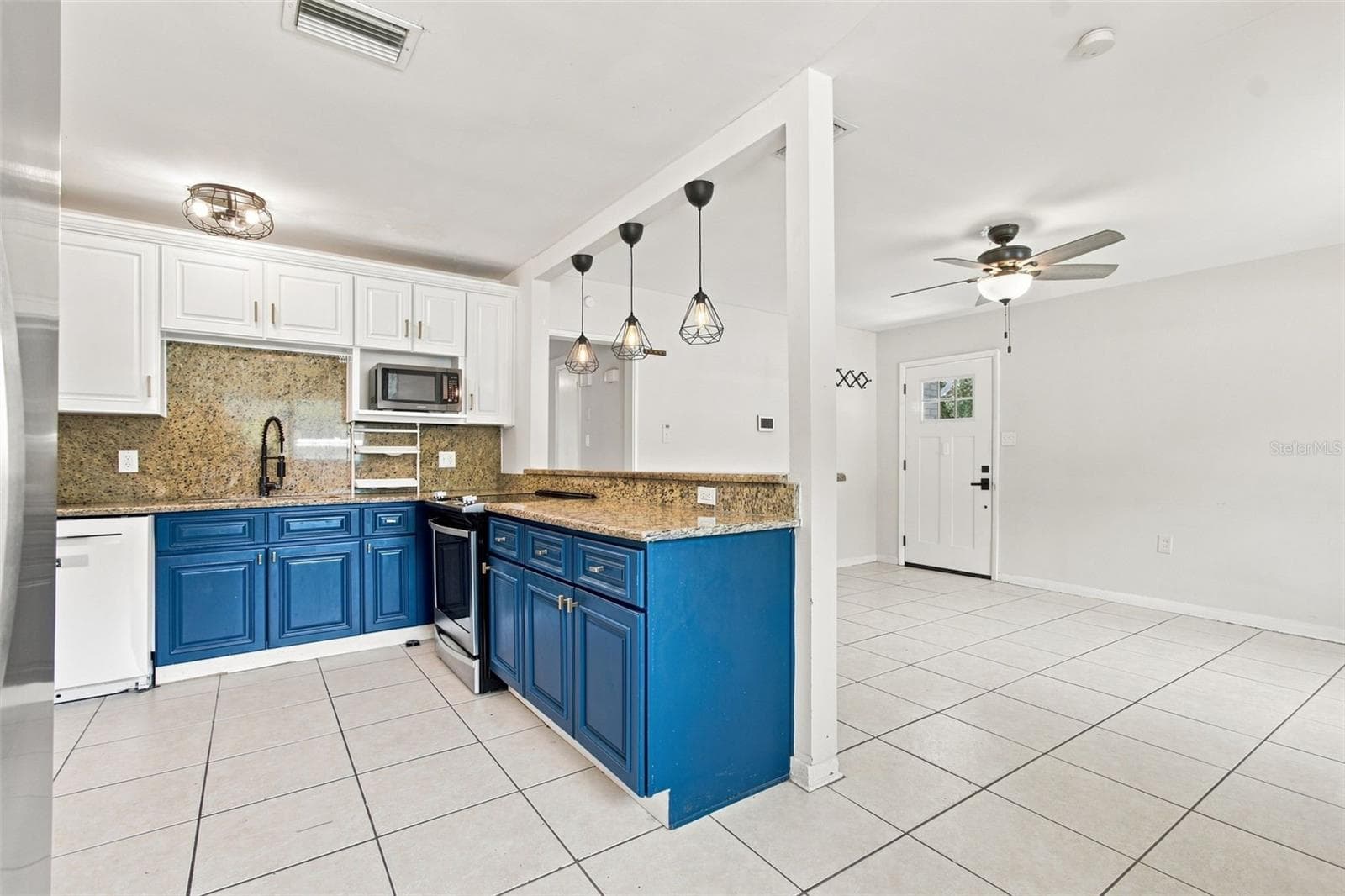 Single Family Residence at 2002 E HAMILTON AVE, TAMPA, photo 7 of 25