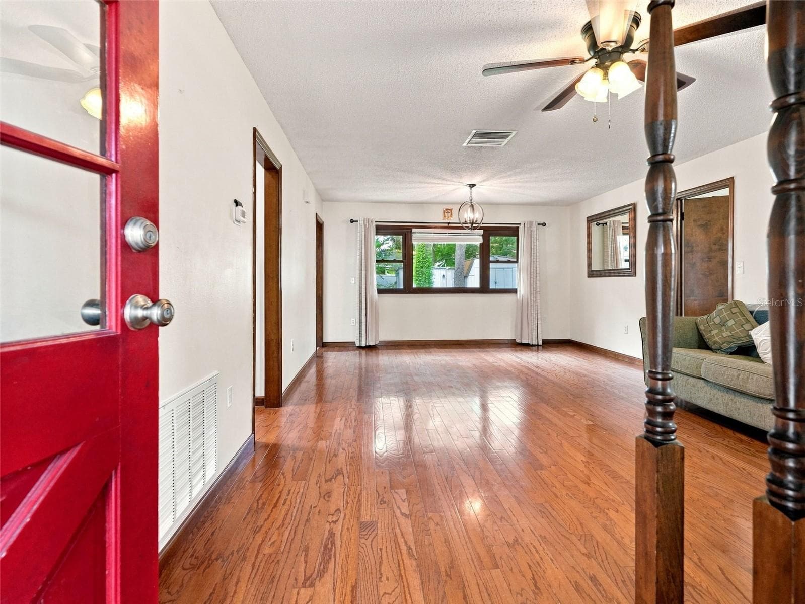 Single Family Residence at 1139 DESMOND AVE, SPRING HILL, photo 4 of 29