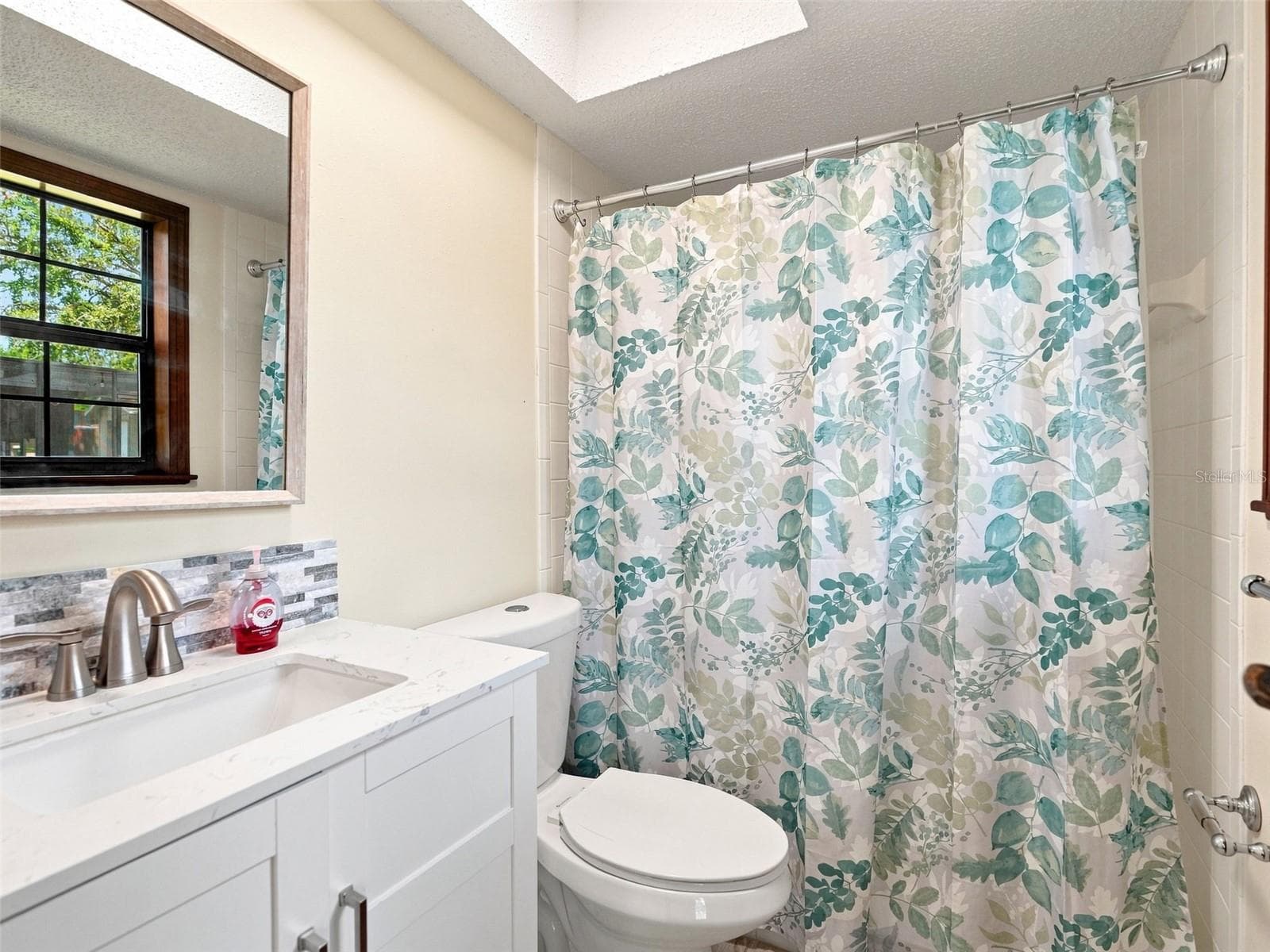 Primary Bathroom - 1139 DESMOND AVE, SPRING HILL