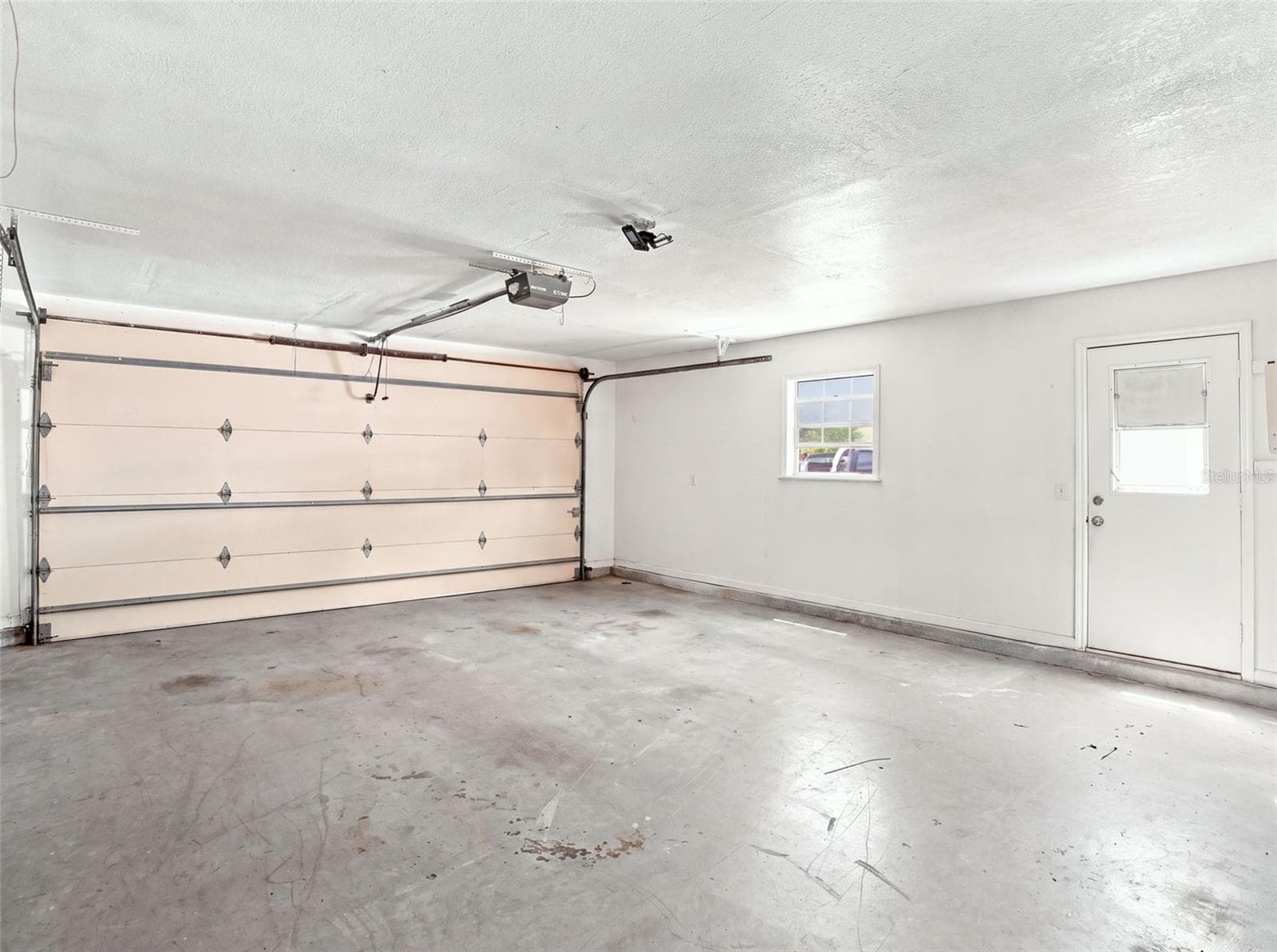 2 Car Garage - 1139 DESMOND AVE, SPRING HILL