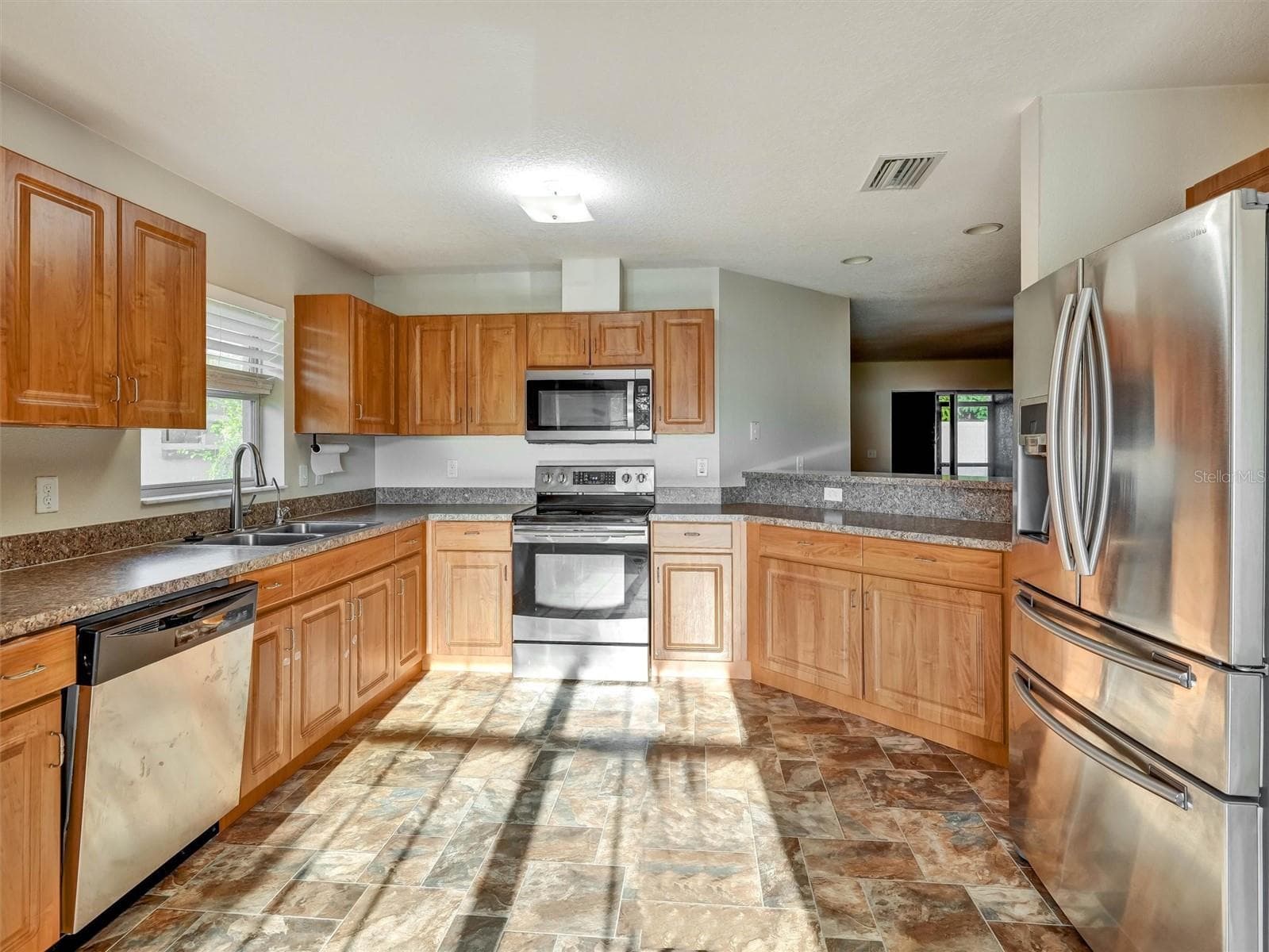 Single Family Residence at 1213 HUMBLE HAVEN ST, RUSKIN, photo 9 of 43