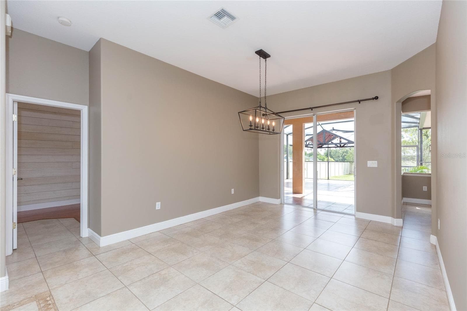 Single Family Residence at 11544 PINE HOLLOW WAY, DADE CITY, photo 7 of 61