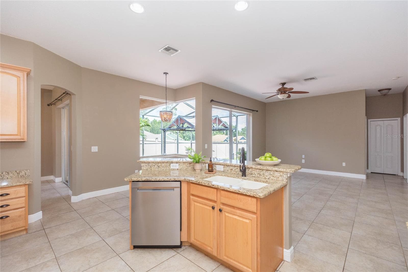 Single Family Residence at 11544 PINE HOLLOW WAY, DADE CITY, photo 16 of 61