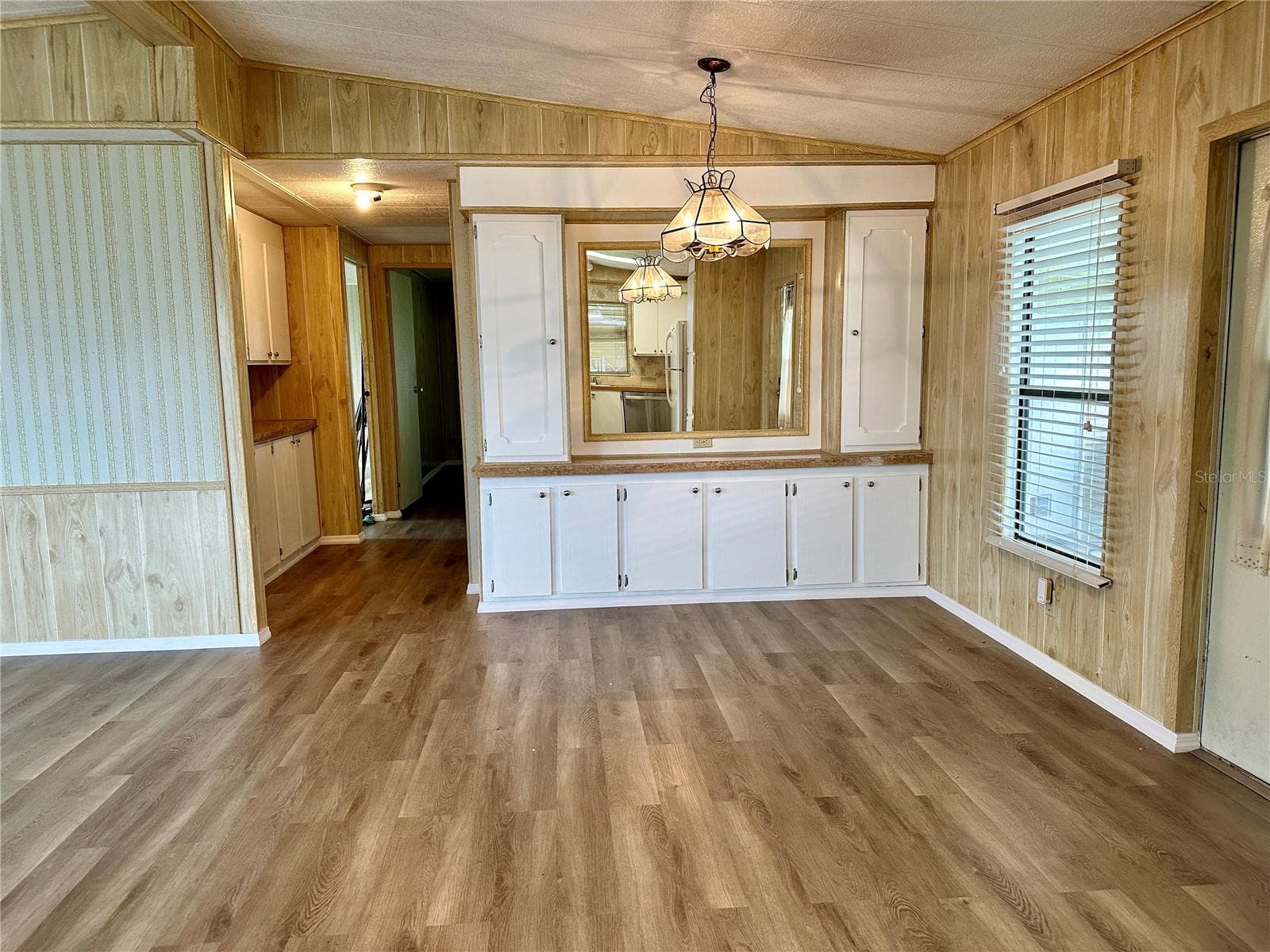 Manufactured Home at 322 BASS CT, OLDSMAR, photo 11 of 33