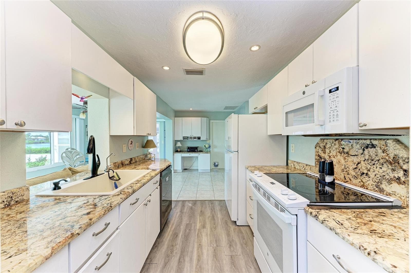 Single Family Residence at 4006 JOYCE DR, BRADENTON, photo 12 of 39