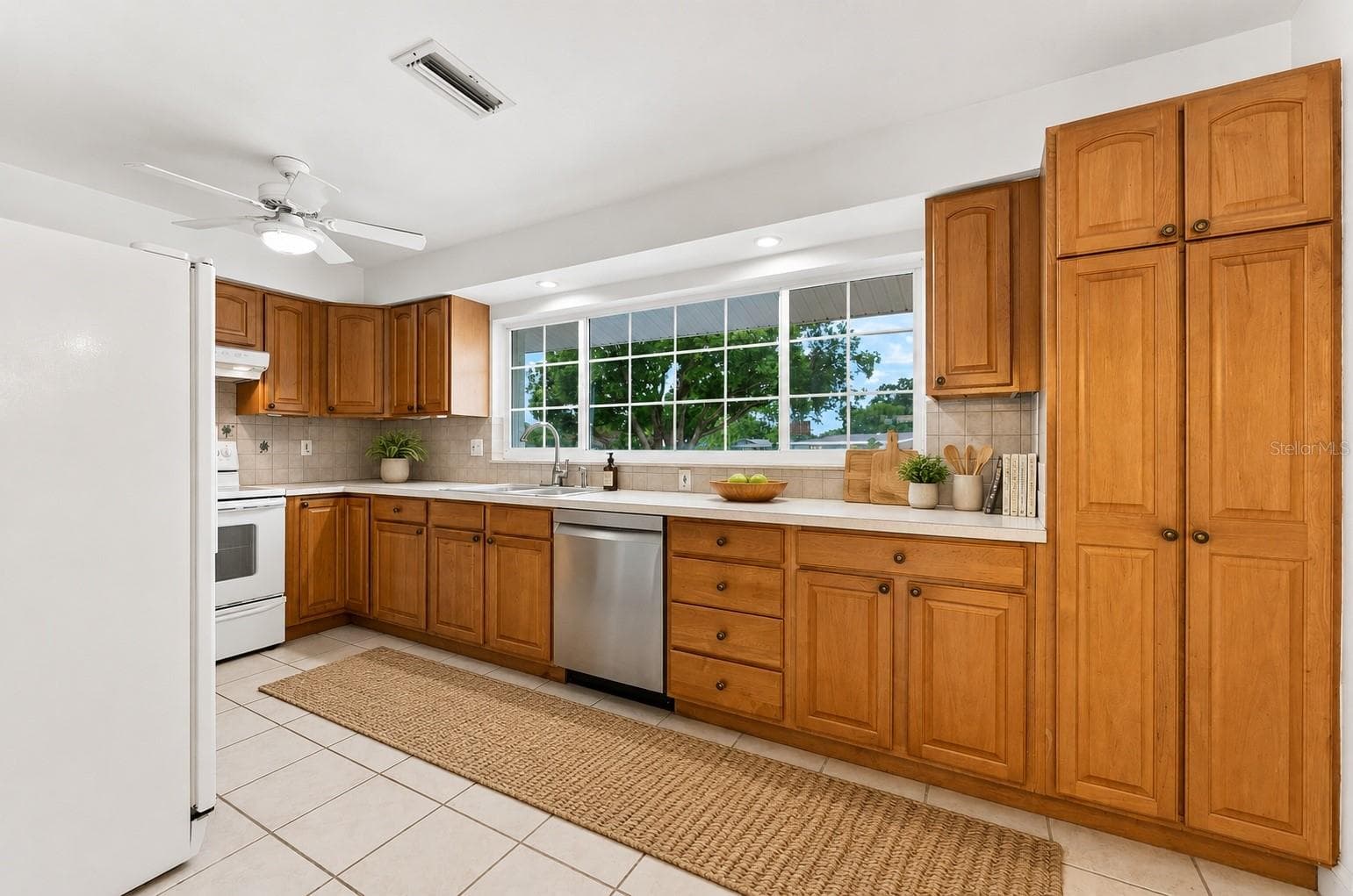 Single Family Residence at 1773 LONDON LN, CLEARWATER, photo 22 of 78