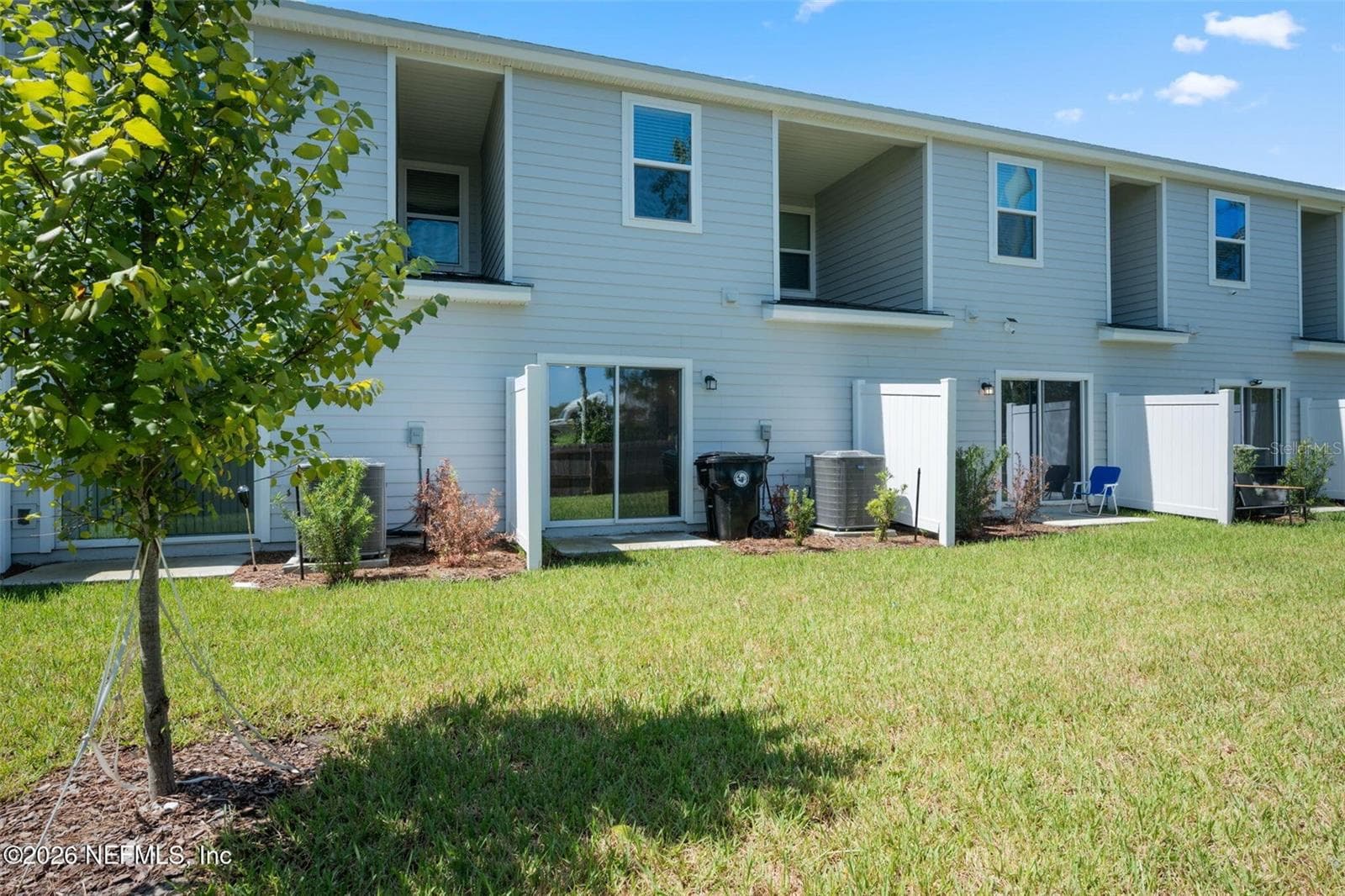 Townhouse at 514 HOLLYLAKES DR, ORANGE PARK, photo 3 of 23