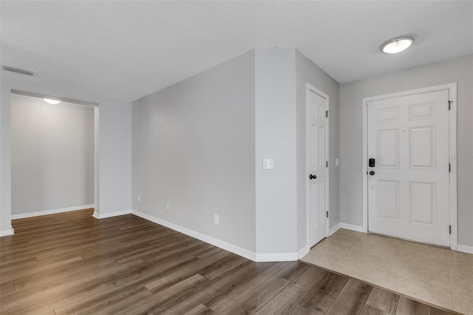 Single Family Residence at 11136 GOLDEN SILENCE DR, RIVERVIEW, photo 5 of 46