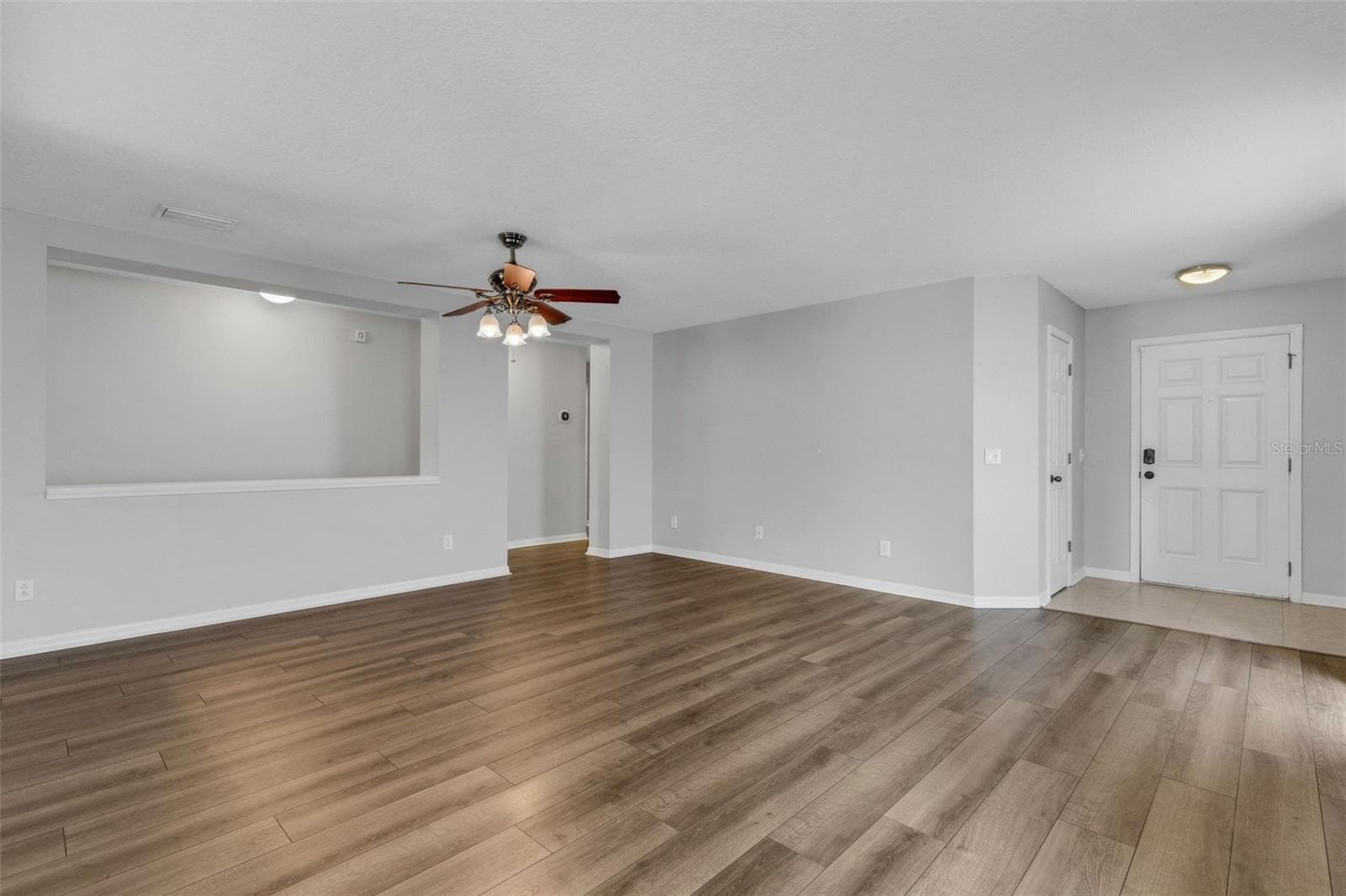 Single Family Residence at 11136 GOLDEN SILENCE DR, RIVERVIEW, photo 7 of 46