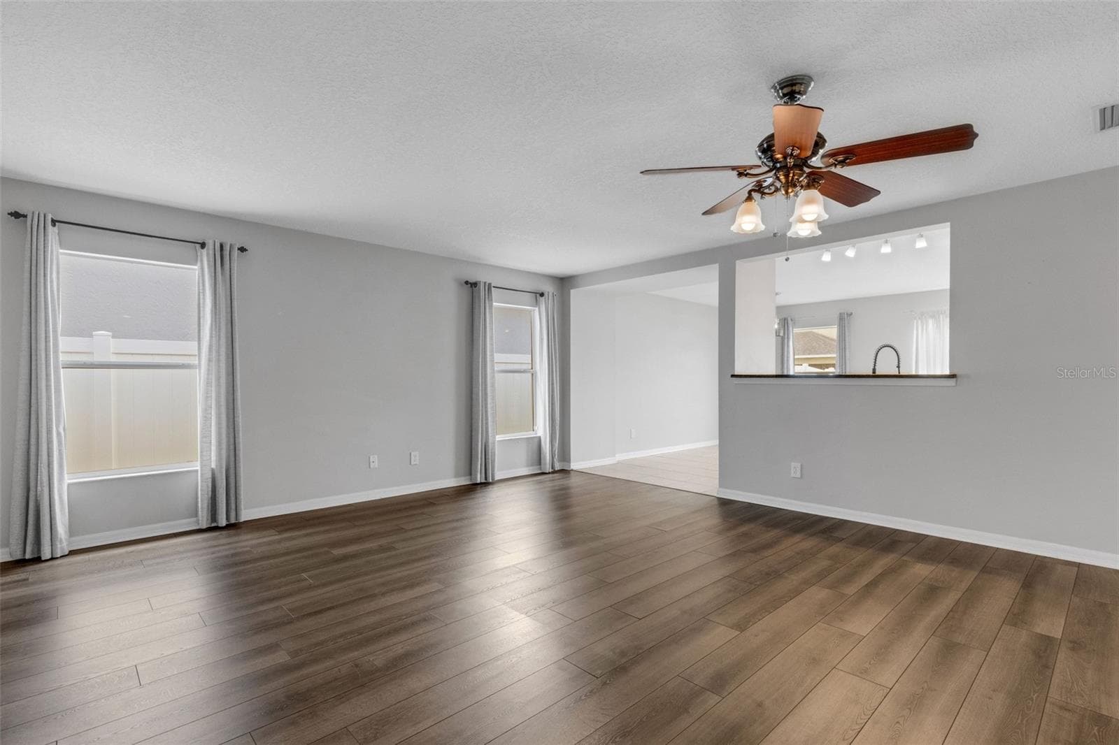 Single Family Residence at 11136 GOLDEN SILENCE DR, RIVERVIEW, photo 9 of 46