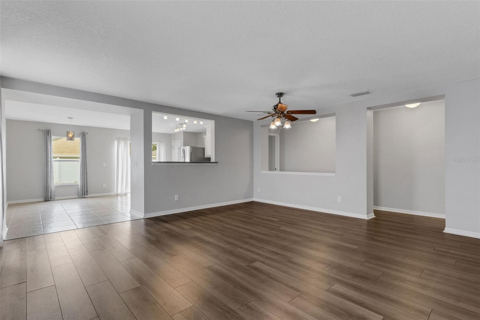 Single Family Residence at 11136 GOLDEN SILENCE DR, RIVERVIEW, photo 10 of 46