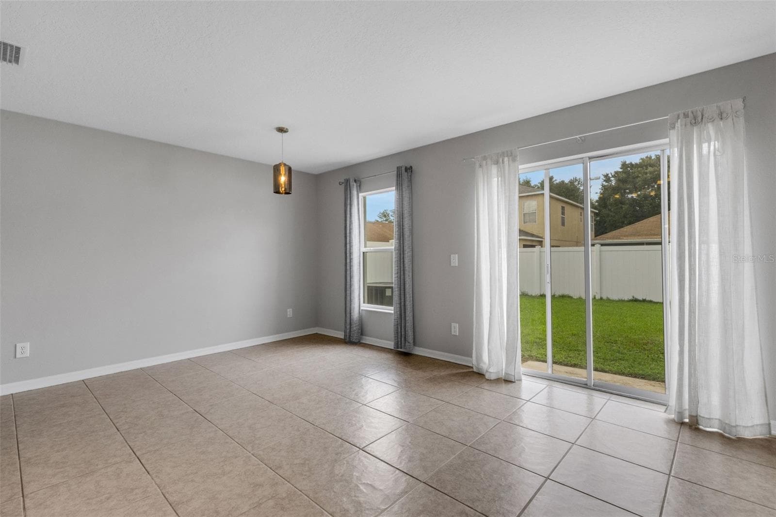 Single Family Residence at 11136 GOLDEN SILENCE DR, RIVERVIEW, photo 20 of 46