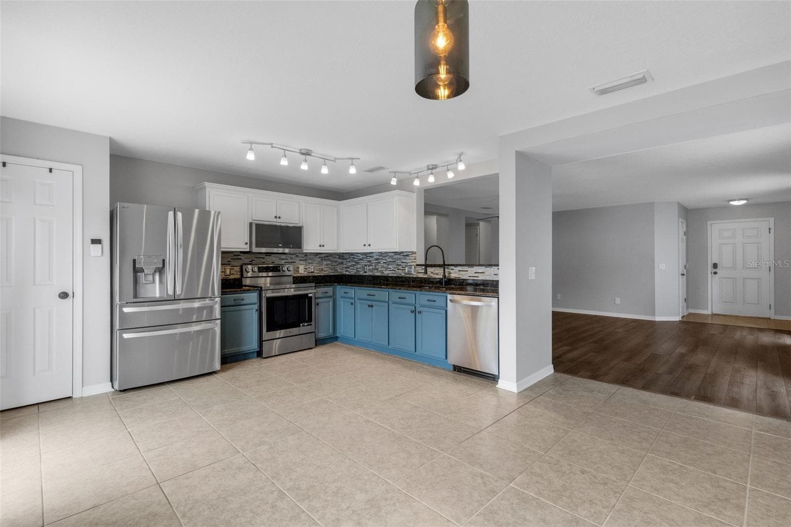 Single Family Residence at 11136 GOLDEN SILENCE DR, RIVERVIEW, photo 21 of 46