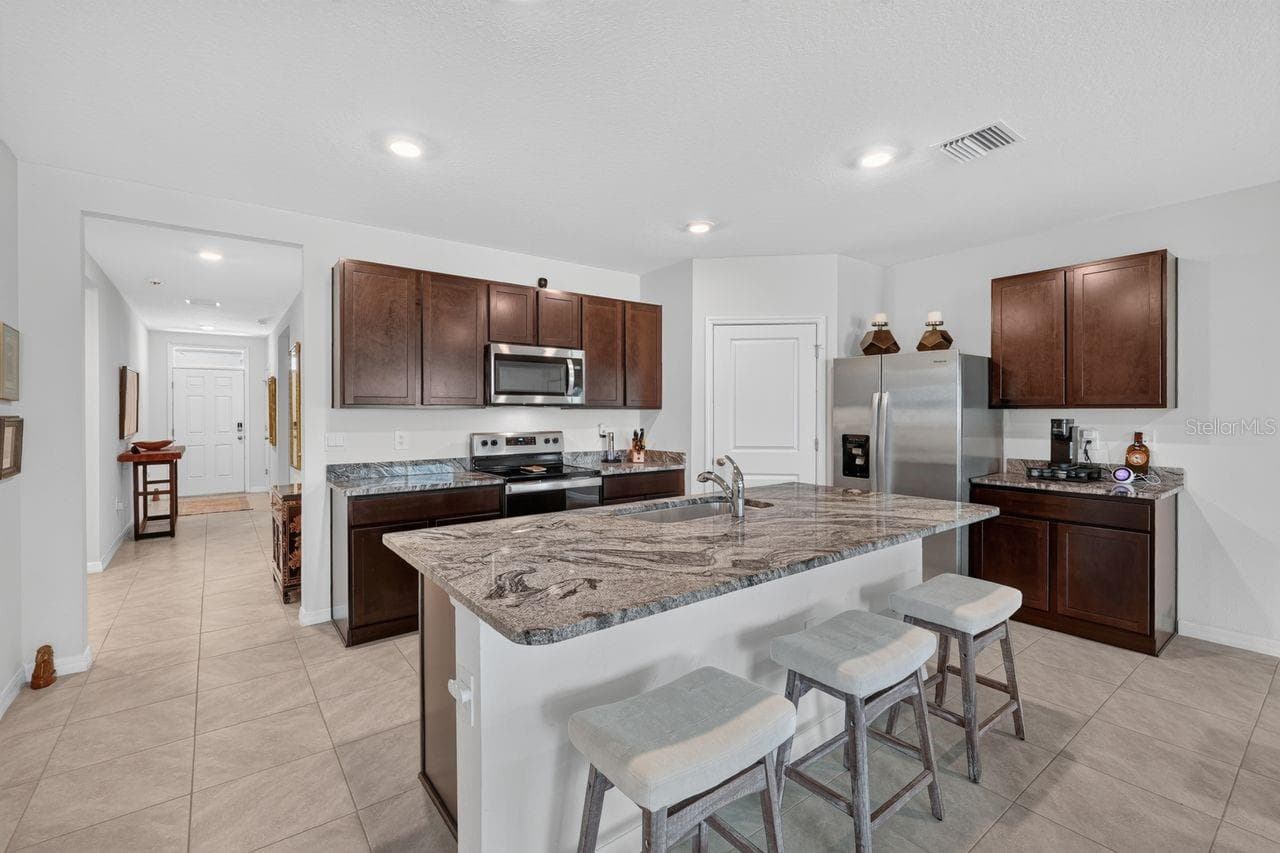 Single Family Residence at 17709 CANOPY PL, BRADENTON, photo 5 of 45