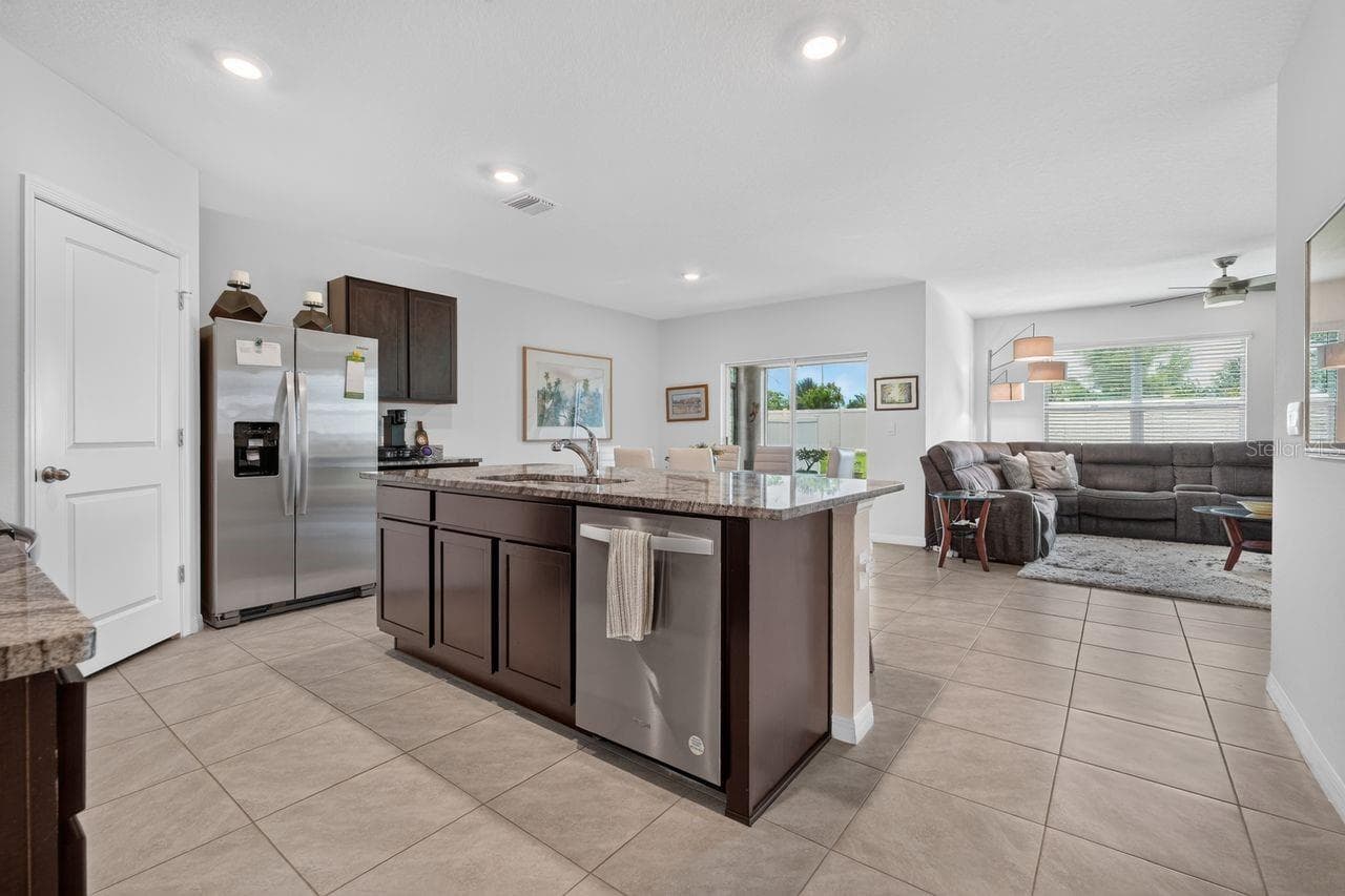 Single Family Residence at 17709 CANOPY PL, BRADENTON, photo 7 of 45