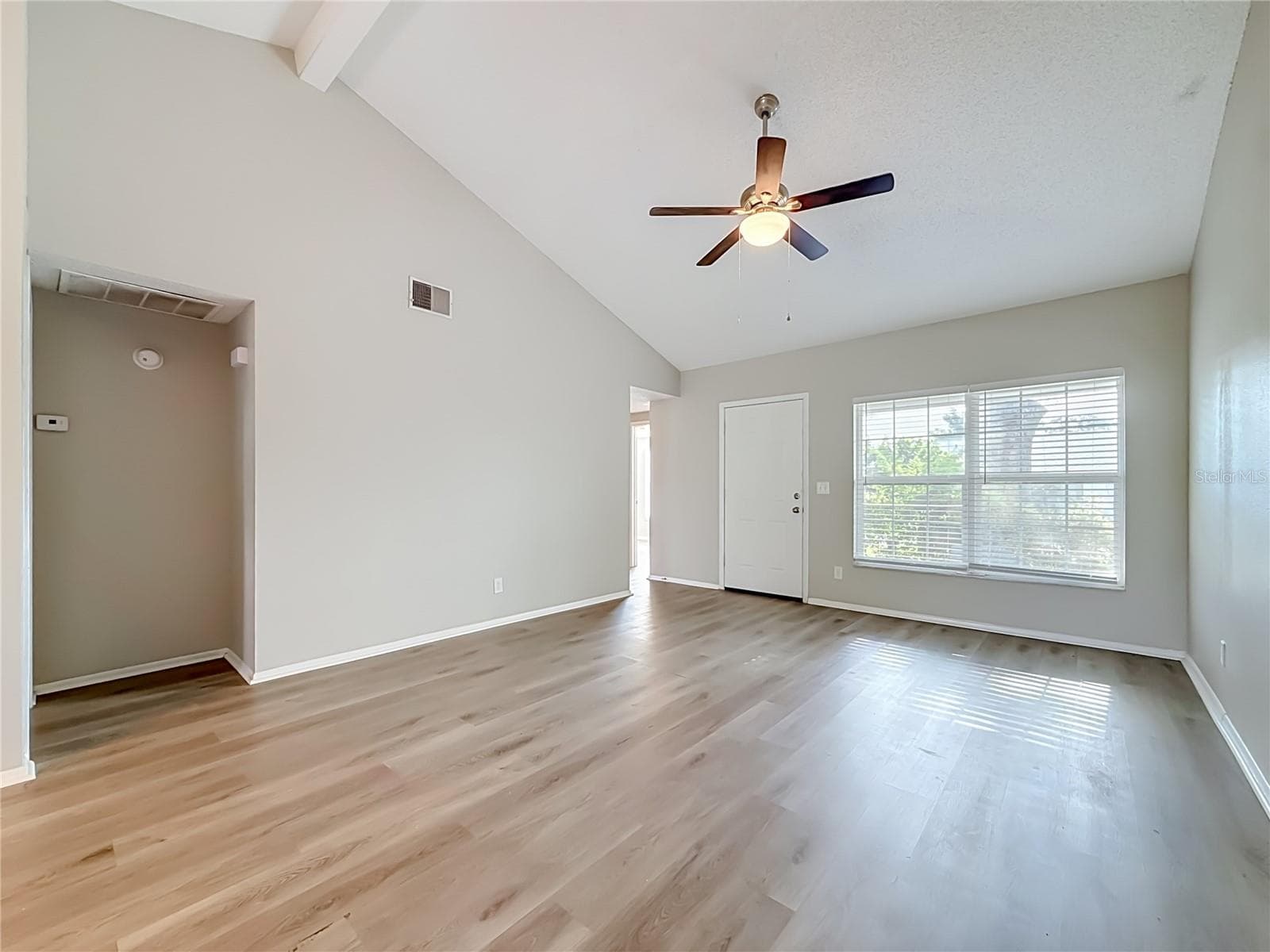 Single Family Residence at 7606 WOODLAND OAKS CT, TAMPA, photo 5 of 34