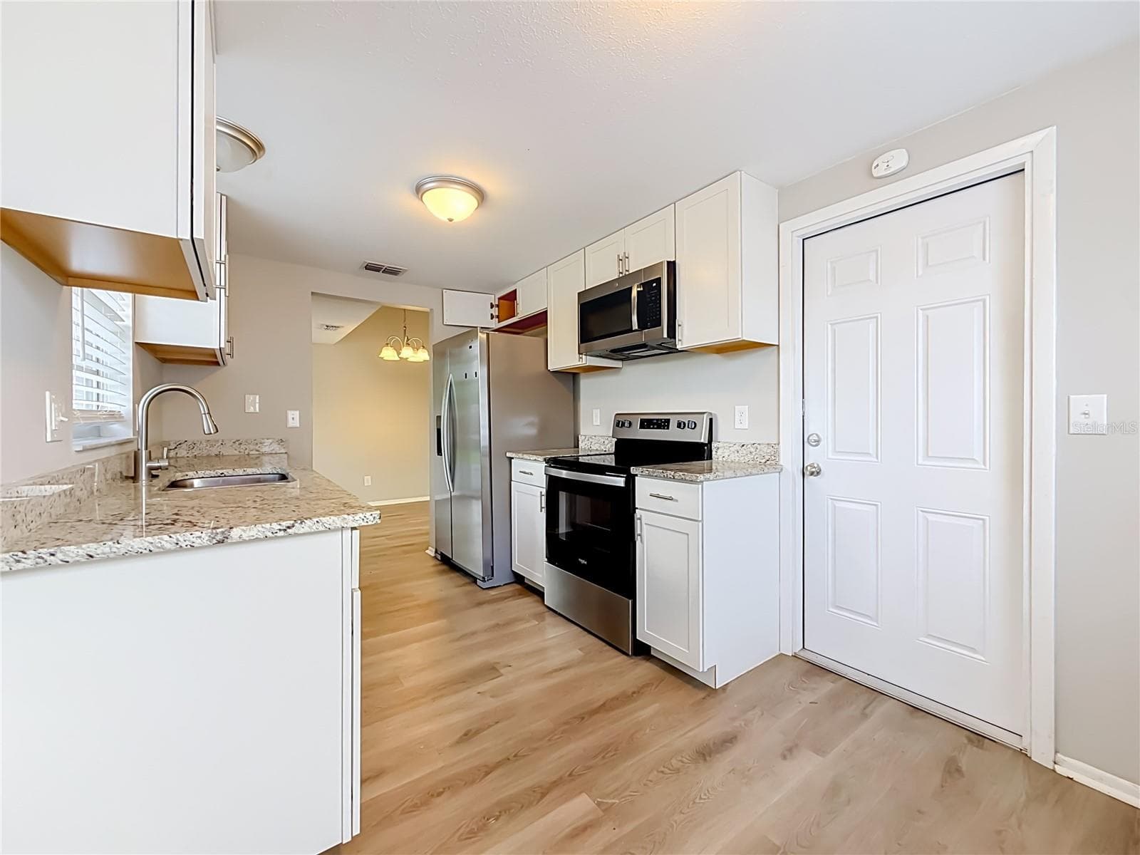 Single Family Residence at 7606 WOODLAND OAKS CT, TAMPA, photo 12 of 34