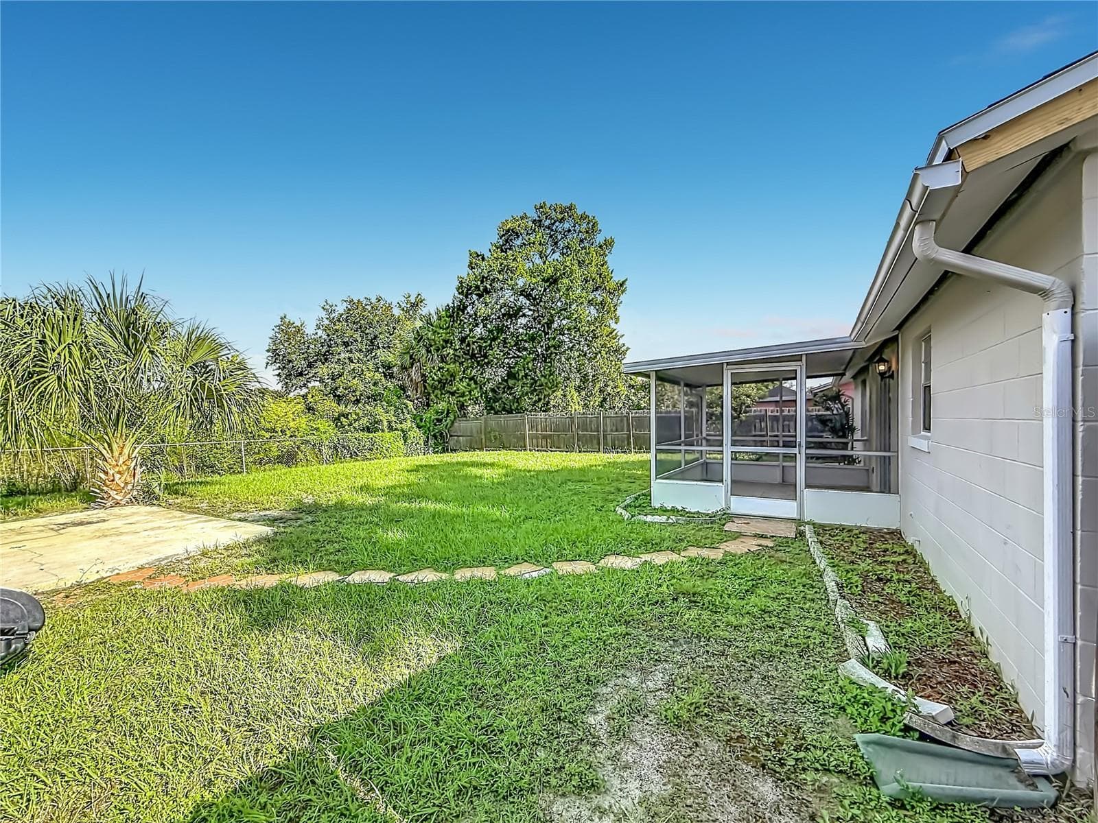 Single Family Residence at 7606 WOODLAND OAKS CT, TAMPA, photo 27 of 34