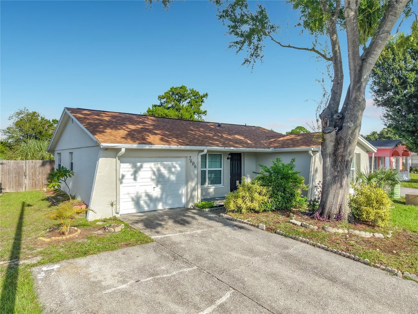 Single Family Residence at 7606 WOODLAND OAKS CT, TAMPA, photo 32 of 34