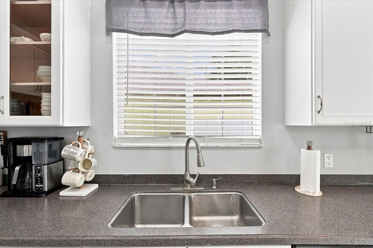 Single Family Residence at 10908 SUBTLE TRAIL DR, RIVERVIEW, photo 13 of 55