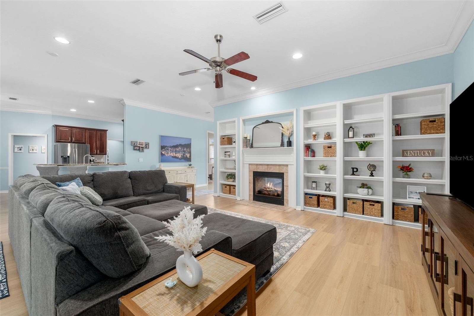 Custom Built Ins - 6940 SW 86TH TER, GAINESVILLE